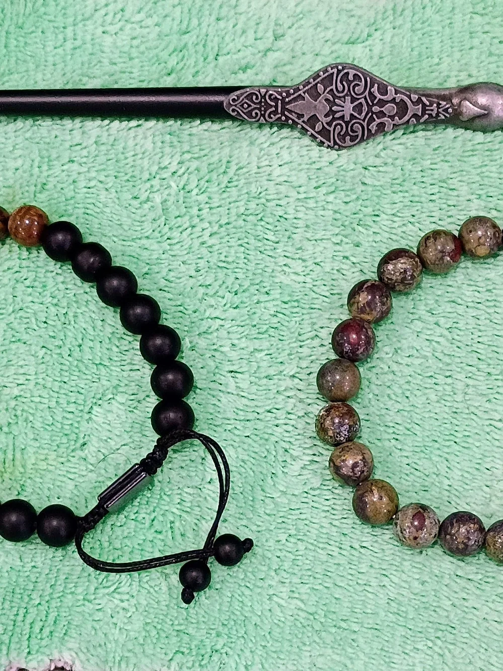 Men's Tigers Blood/Onyx And Dragons Blood Chakras Bracelets &  Calligraphy Pen